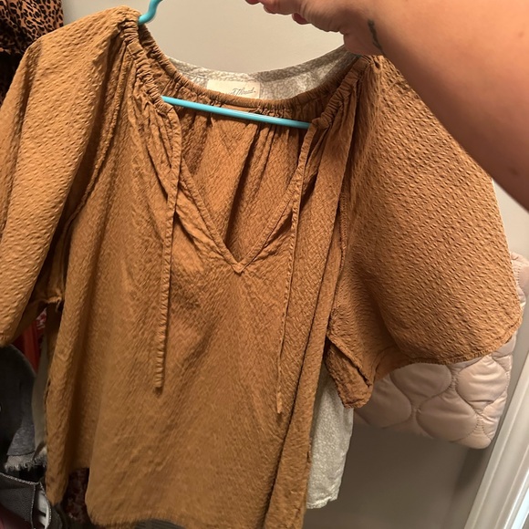 Universal Thread Blouse Bundle - Picture 3 of 3